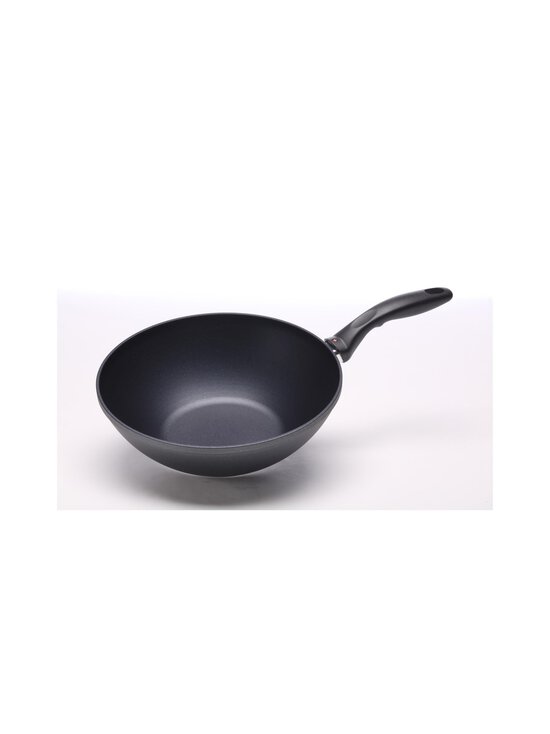 Swiss Diamond - XD -wokkipannu ja lasikansi 28 cm - BLACK - photo 3 Swiss Diamond - XD -wokkipannu ja lasikansi 28 cm - BLACK | Stockmann - photo 3
