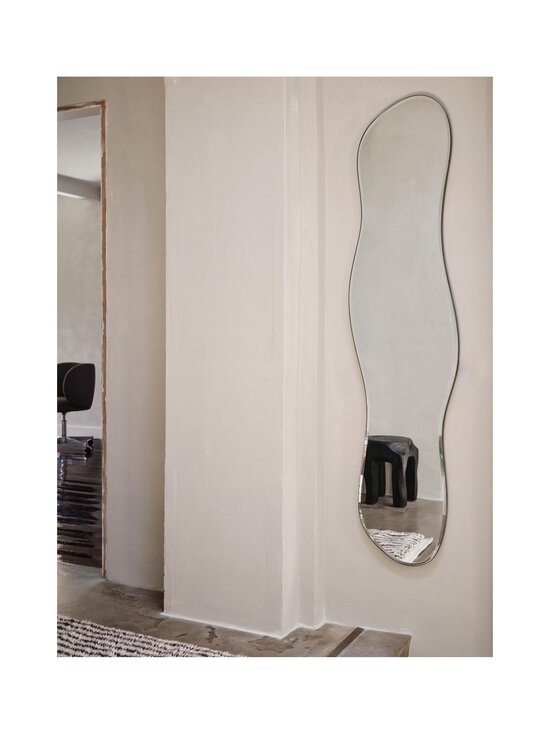 Ferm Living - Pond-peili 164,8 x 40 x 1,6 cm - DARK CHROME - photo 2 Ferm Living - Pond-peili 164,8 x 40 x 1,6 cm - DARK CHROME | Stockmann - photo 2