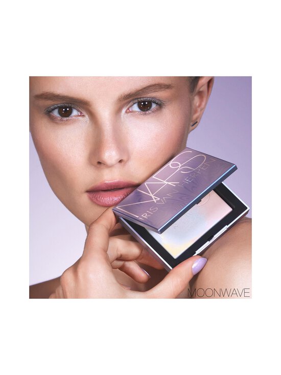 NARS - Light Reflecting Prismatc Pressed Powder -puuteri - MOONWAVE - photo 2 NARS - Light Reflecting Prismatc Pressed Powder -puuteri - MOONWAVE | Stockmann - photo 2