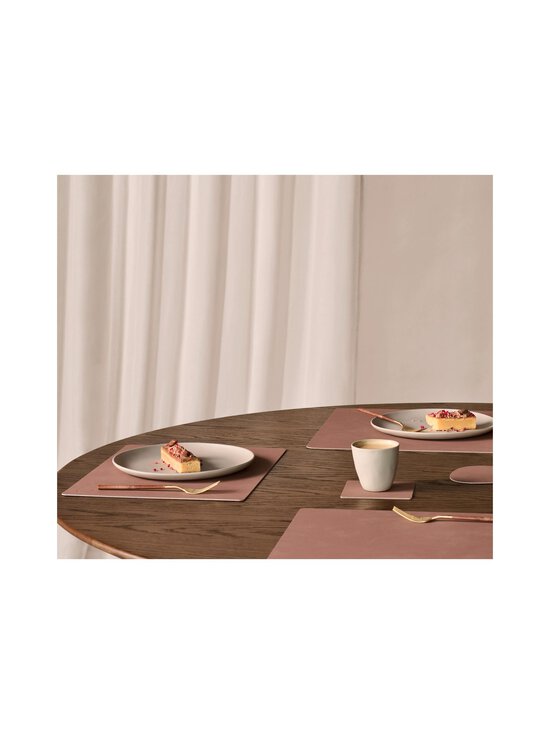 Lind DNA - Nupo Square L galda paliktnis - OLD ROSE - photo 3 Lind DNA - Nupo Square L galda paliktnis - OLD ROSE | Stockmann - photo 3