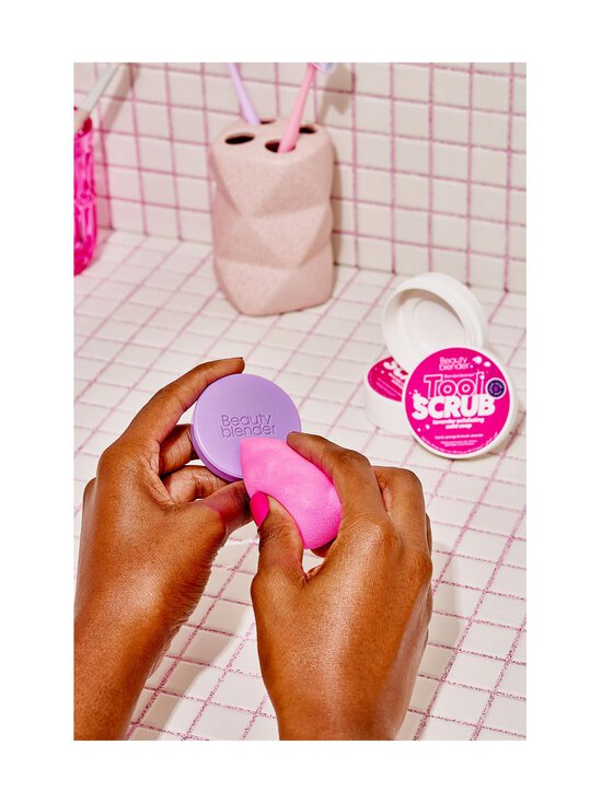 Beautyblender - Blendercleanser® Lavender cietās ziepes, lavanda - LAVENDER - photo 4 Beautyblender - Blendercleanser® Lavender cietās ziepes, lavanda - LAVENDER | Stockmann - photo 4