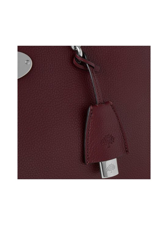 Mulberry - Lily Chain Tote Small Classic Grain -nahkalaukku - K560 BLACK CHERRY - photo 5 Mulberry - Lily Chain Tote Small Classic Grain -nahkalaukku - K560 BLACK CHERRY | Stockmann - photo 5
