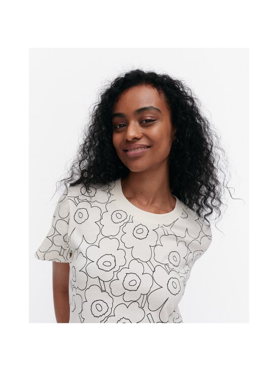 Marimekko - Heleys Piirto Unikko T-krekls - 190 OFF WHITE, BLACK - photo 3 Marimekko - Heleys Piirto Unikko T-krekls - 190 OFF WHITE, BLACK | Stockmann - photo 3