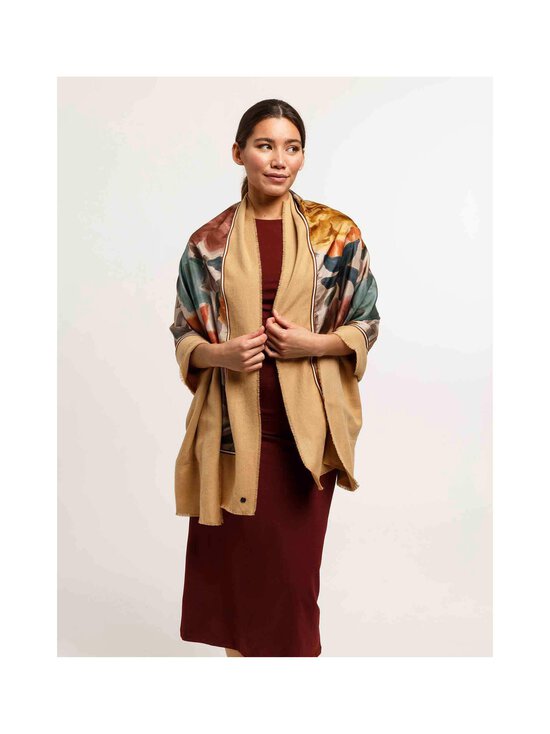 Fraas - Flower double layer -huivi - 180 180 CAMEL - photo 4 Fraas - Flower double layer -huivi - 180 180 CAMEL | Stockmann - photo 4