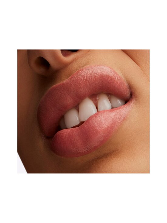 MAC - Lustreglass Lipstick - huulipuna - THANKS, IT’S M·A·C! - photo 4 MAC - Lustreglass Lipstick - huulipuna - THANKS, IT’S M·A·C! | Stockmann - photo 4