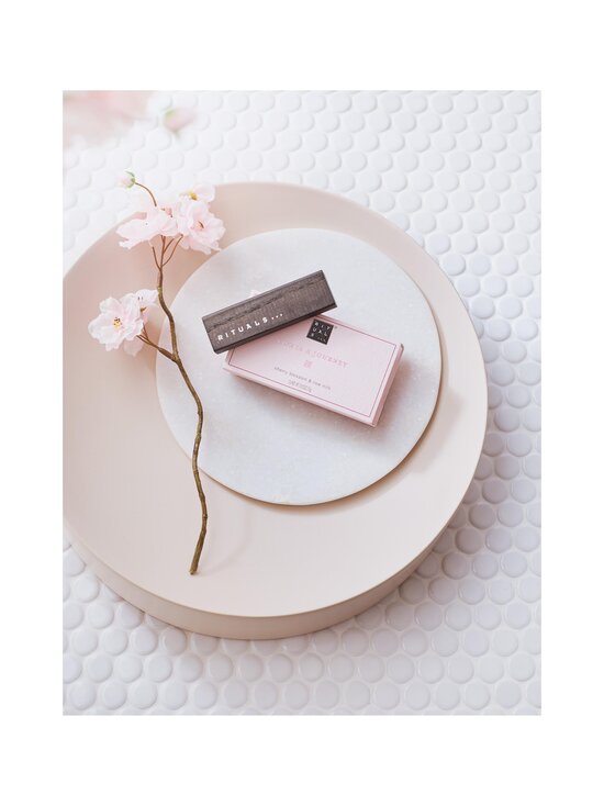 Rituals - Life is a Journey Sakura -autotuoksun täyttöpakkaus - NOCOL - photo 3 Rituals - Life is a Journey Sakura -autotuoksun täyttöpakkaus - NOCOL | Stockmann - photo 3
