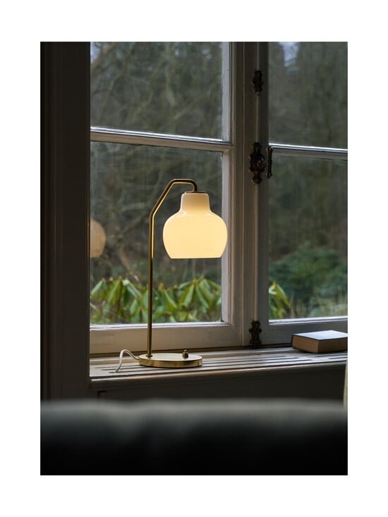 Louis Poulsen - VL Ring Crown -pöytävalaisin - BRASS/OPAL GLASS | Stockmann - photo 3
