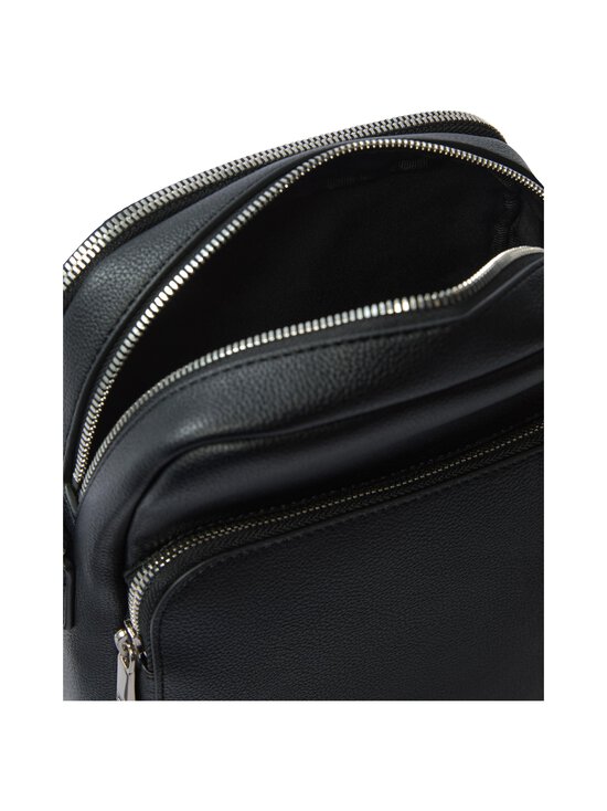 Calvin Klein Bags & Accessories - Micro Pebble Crossbody S -laukku - UB1 BLACK - photo 3 Calvin Klein Bags & Accessories - Micro Pebble Crossbody S -laukku - UB1 BLACK | Stockmann - photo 3