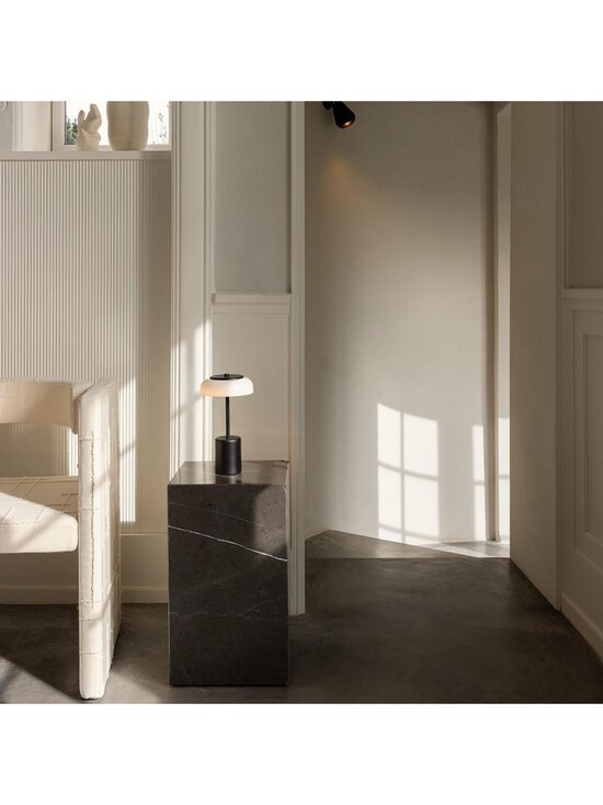 Nuura - Blossi Mini -pöytävalaisin ladattava musta / opaali - BLACK | Stockmann - photo 14