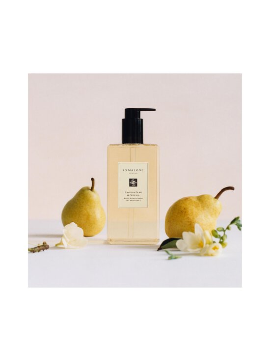Jo Malone London - English Pear & Freesia Body & Hand Wash -suihku- ja käsisaippua, 500ml - NOCOL - photo 3 Jo Malone London - English Pear & Freesia Body & Hand Wash -suihku- ja käsisaippua, 500ml - NOCOL | Stockmann - photo 3
