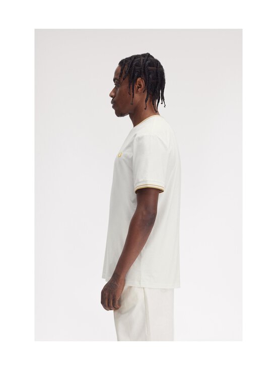Fred Perry - Twin Tipped krekls - Y53 SNWHITE/HNYCOMB - photo 4 Fred Perry - Twin Tipped krekls - Y53 SNWHITE/HNYCOMB | Stockmann - photo 4