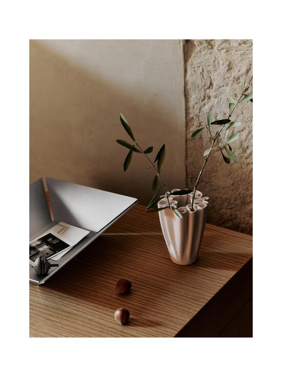 Ferm Living - Dedali-maljakko H18 cm - OFF-WHITE - photo 5 Ferm Living - Dedali-maljakko H18 cm - OFF-WHITE | Stockmann - photo 5