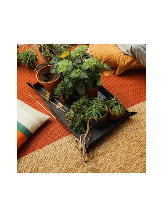 Fiskars - Planting & Repotting -istutusalusta - BLACK | Stockmann - photo 8