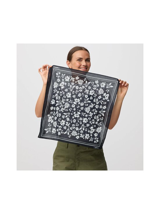 Fjällräven - Fjällblomster Bandana -huivi - 555 DARK NAVY | Stockmann - photo 3