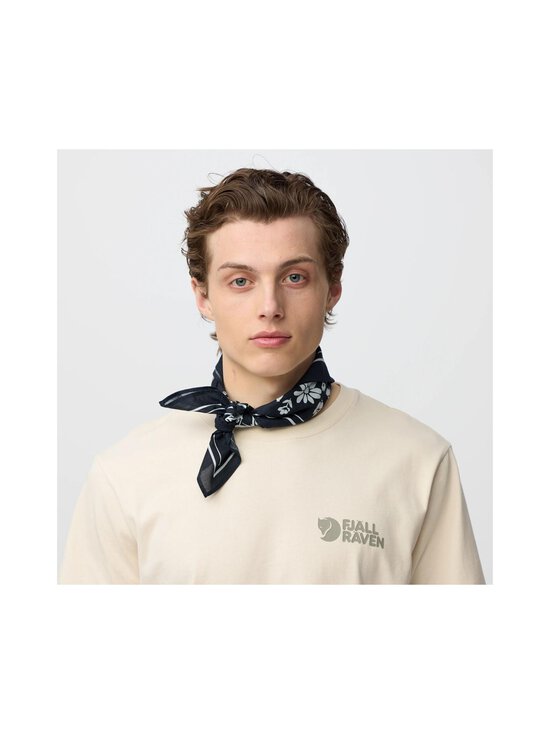 Fjällräven - Fjällblomster Bandana -huivi - 555 DARK NAVY | Stockmann - photo 4