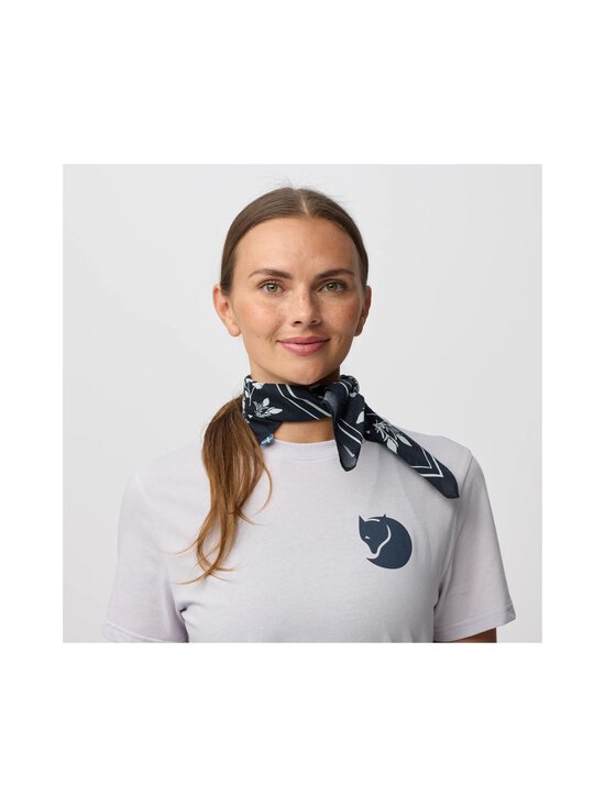 Fjällräven - Fjällblomster Bandana -huivi - 555 DARK NAVY | Stockmann - photo 6