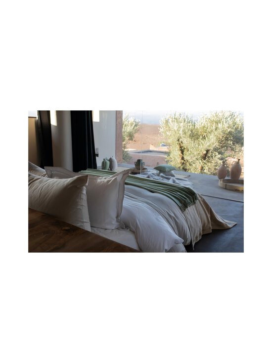 Balmuir - Castelle-satiinipussilakana 150 x 210 cm - 100 WHITE - photo 3 Balmuir - Castelle-satiinipussilakana 150 x 210 cm - 100 WHITE | Stockmann - photo 3