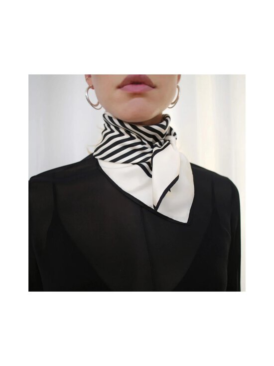 lescarf - Siidisall No. 1 - CREAM - photo 4 lescarf - Siidisall No. 1 - CREAM | Stockmann - photo 4
