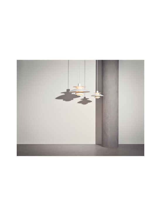 Louis Poulsen - PH 5 Mini -riippuvalaisin - MONOCHROME PALE PEWTER - photo 4 Louis Poulsen - PH 5 Mini -riippuvalaisin - MONOCHROME PALE PEWTER | Stockmann - photo 4