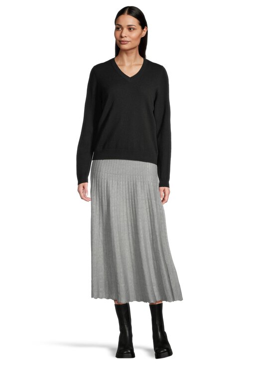 ESSENTIALS by Stockmann - Sally V-neck -kashmirneule - BLACK - MC-27060 - photo 2 ESSENTIALS by Stockmann - Sally V-neck -kashmirneule - BLACK - MC-27060 | Stockmann - photo 2