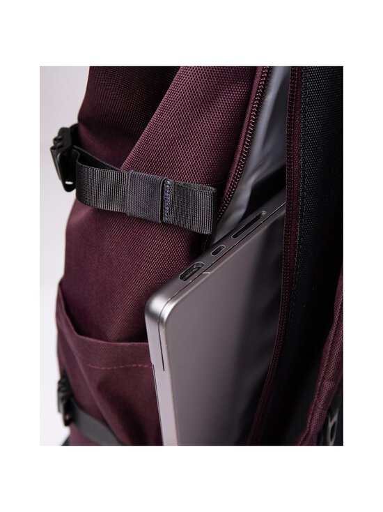 Sandqvist - Icon Rolltop L -reppu - CABERNET - photo 10 Sandqvist - Icon Rolltop L -reppu - CABERNET | Stockmann - photo 10