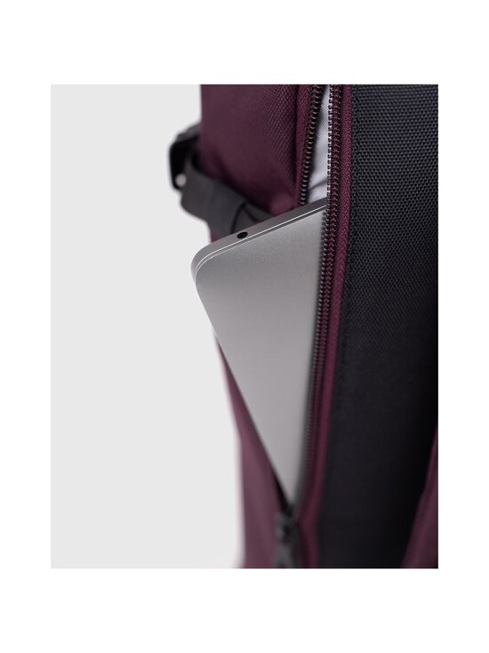 Sandqvist - Icon Rolltop L -reppu - CABERNET - photo 9 Sandqvist - Icon Rolltop L -reppu - CABERNET | Stockmann - photo 9