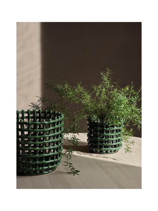 Ferm Living - Keraamiline korv, L-suurus - EMERALD GREEN - photo 2 Ferm Living - Keraamiline korv, L-suurus - EMERALD GREEN | Stockmann - photo 2