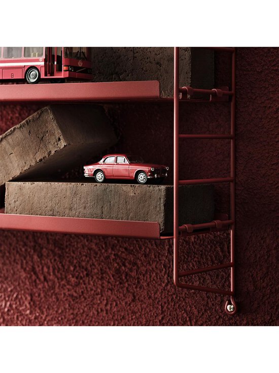 String - String Pocket Metal -seinähylly Oxtorgsröd tummanpunainen - PINK | Stockmann - photo 3