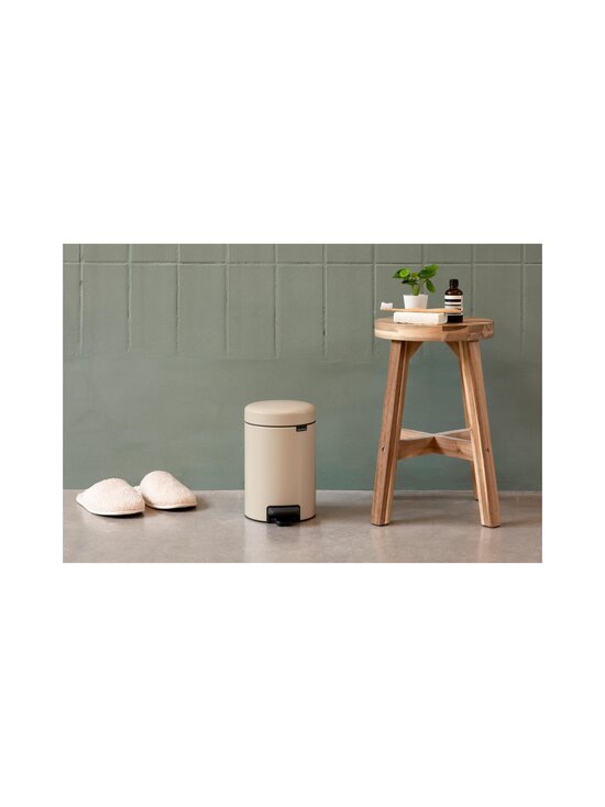 Brabantia - Pedaaliga prügikast 5 l - SOFT BEIGE - photo 7 Brabantia - Pedaaliga prügikast 5 l - SOFT BEIGE | Stockmann - photo 7