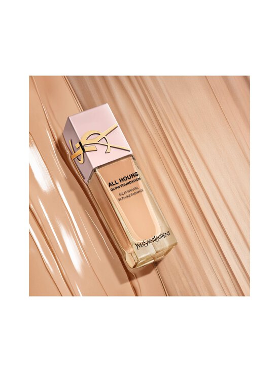 Yves Saint Laurent - All Hours Glow Foundation -meikkivoide - LC1 - photo 6 Yves Saint Laurent - All Hours Glow Foundation -meikkivoide - LC1 | Stockmann - photo 6