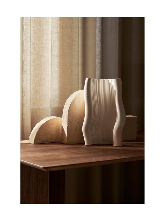 Ferm Living - Vaas Moire 30 x 19 cm - OFF-WHITE - photo 6 Ferm Living - Vaas Moire 30 x 19 cm - OFF-WHITE | Stockmann - photo 6