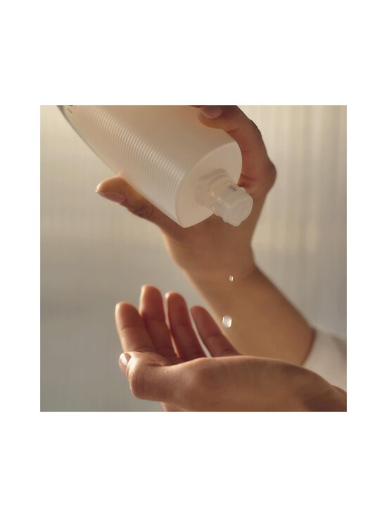 SENSAI - Hooldusvahend Absoluutne Silk Micro Essence-in-Lotion - NOCOL - photo 6 SENSAI - Hooldusvahend Absoluutne Silk Micro Essence-in-Lotion - NOCOL | Stockmann - photo 6