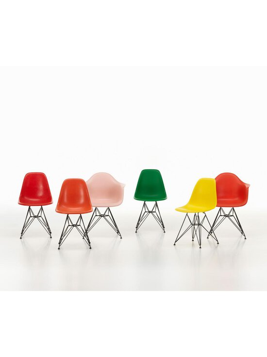 Vitra - Eames DSR Fiberglass -tuoli - MUSTA,RUSKEA - photo 5 Vitra - Eames DSR Fiberglass -tuoli - MUSTA,RUSKEA | Stockmann - photo 5