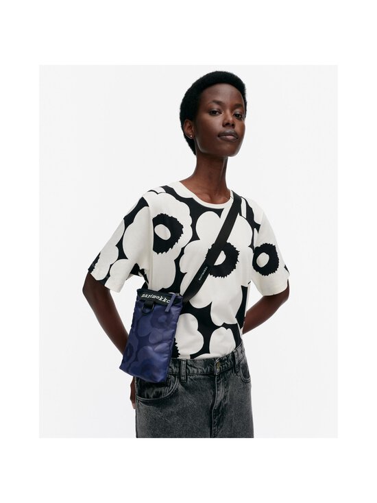 Marimekko - Neat Phone Pocket Unikko telefona maciņš - 828 DARK BLUE, BLUE - photo 4 Marimekko - Neat Phone Pocket Unikko telefona maciņš - 828 DARK BLUE, BLUE | Stockmann - photo 4