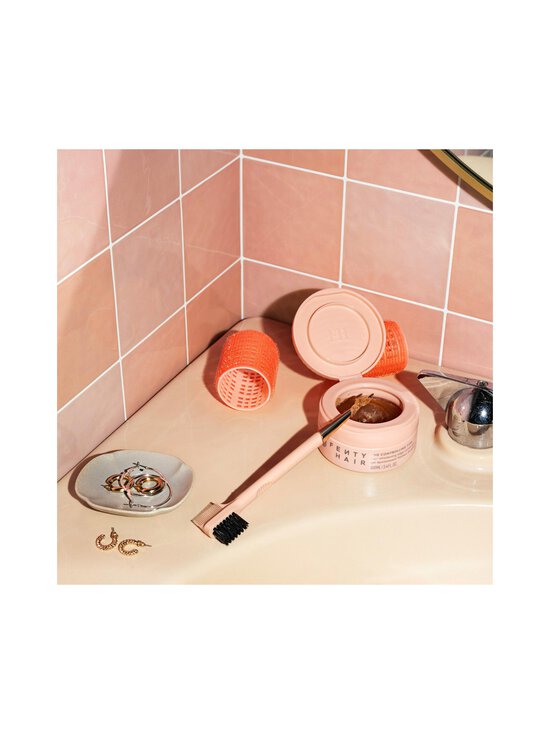 Fenty Hair - The Controlling Type Hair Thickening Edge Control Gel gēls 100 ml - NOCOL - photo 5 Fenty Hair - The Controlling Type Hair Thickening Edge Control Gel gēls 100 ml - NOCOL | Stockmann - photo 5