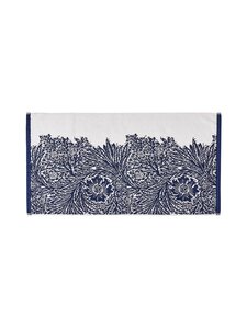 William Morris At Home - Marigold-kylpyhuonematto 50 x 90 cm - 15 PRUSSIAN BLUE William Morris At Home - Marigold-kylpyhuonematto 50 x 90 cm - 15 PRUSSIAN BLUE | Stockmann