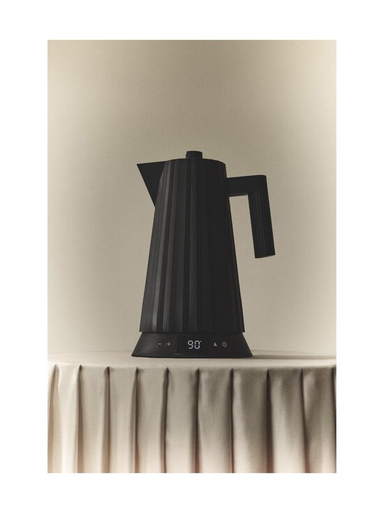 Alessi - Temperatuuri reguleerimisega veekeetja Plissé 1,7 l - B BLACK - photo 6 Alessi - Temperatuuri reguleerimisega veekeetja Plissé 1,7 l - B BLACK | Stockmann - photo 6