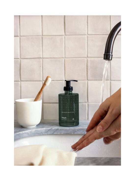Skandinavisk - Keha- ja kätepesuseep SKOG Wash, 200 ml - FOREST GREEN - photo 5 Skandinavisk - Keha- ja kätepesuseep SKOG Wash, 200 ml - FOREST GREEN | Stockmann - photo 5