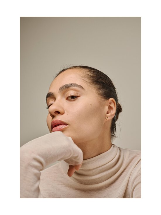 ENAMEL Copenhagen - Bellu Mini -nappikorvakorut - 925S/GP - photo 2 ENAMEL Copenhagen - Bellu Mini -nappikorvakorut - 925S/GP | Stockmann - photo 2