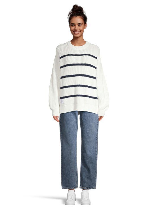 Makia - Dalsbruk-neulepusero - 60 WHITE-NAVY - photo 2 Makia - Dalsbruk-neulepusero - 60 WHITE-NAVY | Stockmann - photo 2