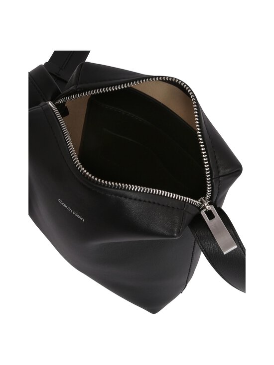 Calvin Klein Bags & Accessories - Nahkkott Reporter S - BEH CK BLACK - photo 3 Calvin Klein Bags & Accessories - Nahkkott Reporter S - BEH CK BLACK | Stockmann - photo 3