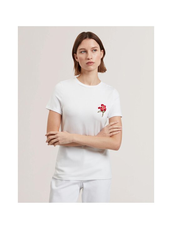 Ted Baker London - Carnela Embroidered Logo T-krekls - WHITE - photo 2 Ted Baker London - Carnela Embroidered Logo T-krekls - WHITE | Stockmann - photo 2