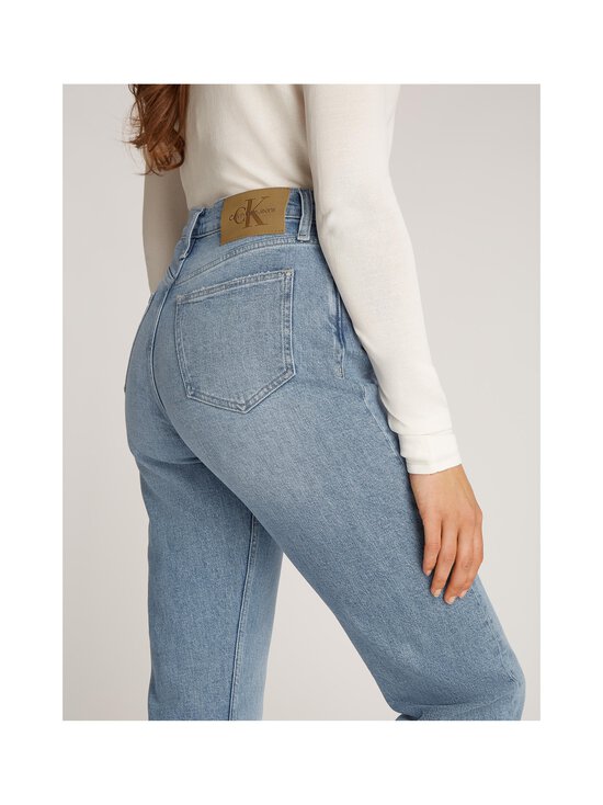 Calvin Klein Jeans - High Rise Straight džinsi - 1AA DENIM LIGHT - photo 6 Calvin Klein Jeans - High Rise Straight džinsi - 1AA DENIM LIGHT | Stockmann - photo 6