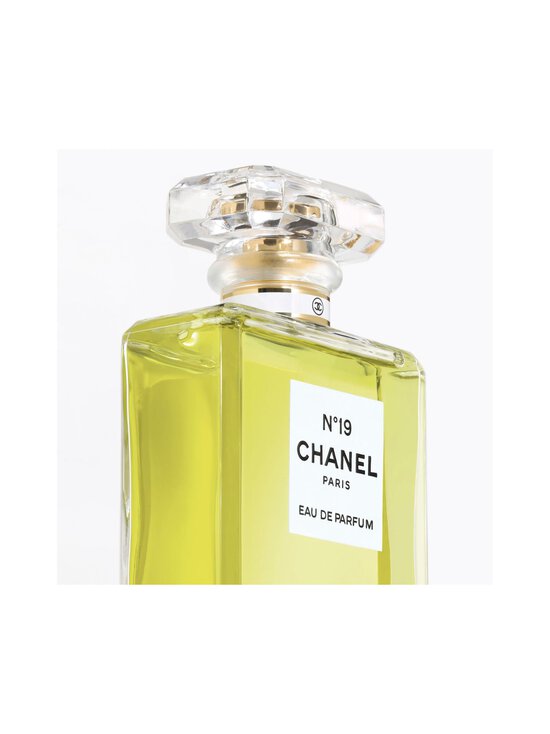 CHANEL - N°19 Eau De Parfum Spray - NOCOL - photo 2 CHANEL - N°19 Eau De Parfum Spray - NOCOL | Stockmann - photo 2