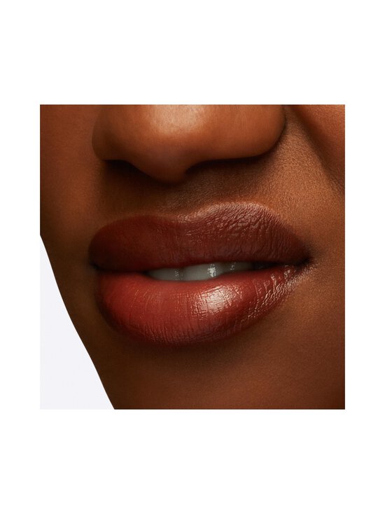 MAC - Lustreglass Lipstick -huulipuna - WORK CRUSH - photo 5 MAC - Lustreglass Lipstick -huulipuna - WORK CRUSH | Stockmann - photo 5