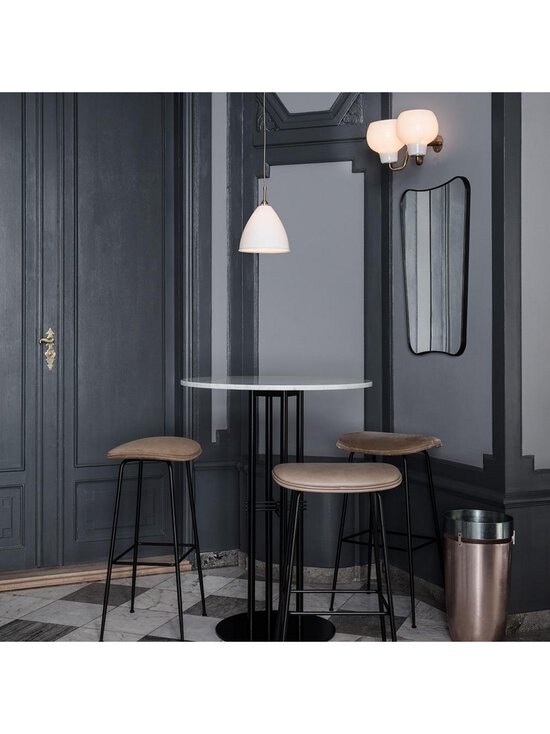 Gubi - F.A. 33 -peili 54 x 80 cm - MUSTA - photo 4 Gubi - F.A. 33 -peili 54 x 80 cm - MUSTA | Stockmann - photo 4