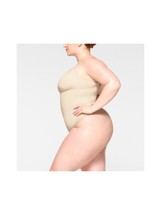 SKIMS - Seamless Sculpt Brief -body - SAND | Stockmann - photo 4