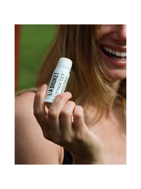 L:A Bruket - No 017 Lip Balm Aalmond/Coconut lūpu balzams 17 ml - NOCOL - photo 4 L:A Bruket - No 017 Lip Balm Aalmond/Coconut lūpu balzams 17 ml - NOCOL | Stockmann - photo 4