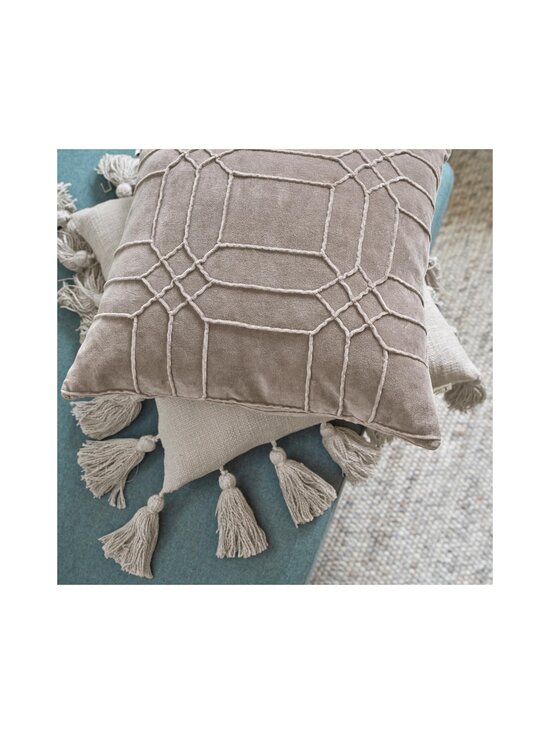 Classic Collection - Delhi padjakate 50 x 50 cm - SIMPLY TAUPE - photo 2 Classic Collection - Delhi padjakate 50 x 50 cm - SIMPLY TAUPE | Stockmann - photo 2