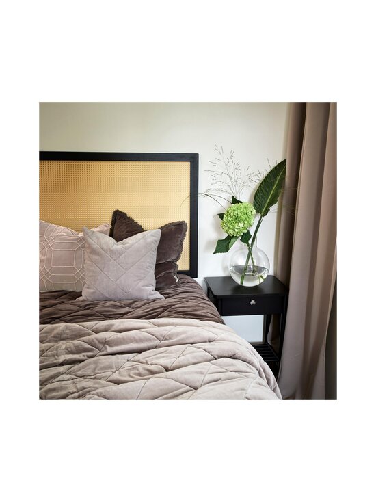 Classic Collection - Delhi padjakate 50 x 50 cm - SIMPLY TAUPE - photo 3 Classic Collection - Delhi padjakate 50 x 50 cm - SIMPLY TAUPE | Stockmann - photo 3